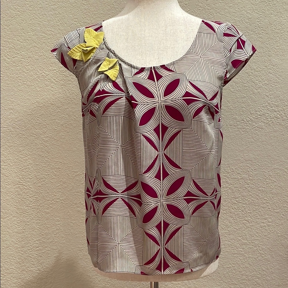 Geometric Patterned Women's Top 100% Silk with Yellow Accents Sz Sm